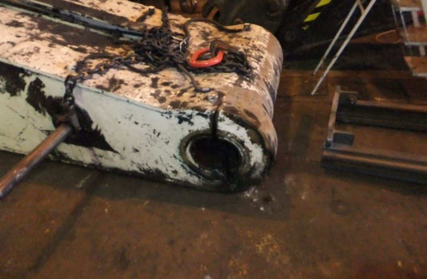 RH120 Back Hoe Dipper Arm Repair