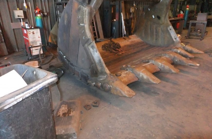 RH120 Clamshell Bucket